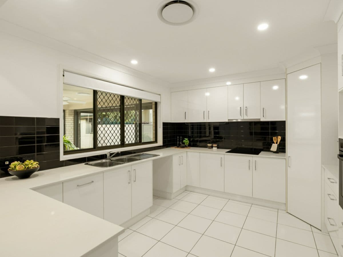 39 Hunter Street, MANLY WEST, Manly West - Thumbnail 4