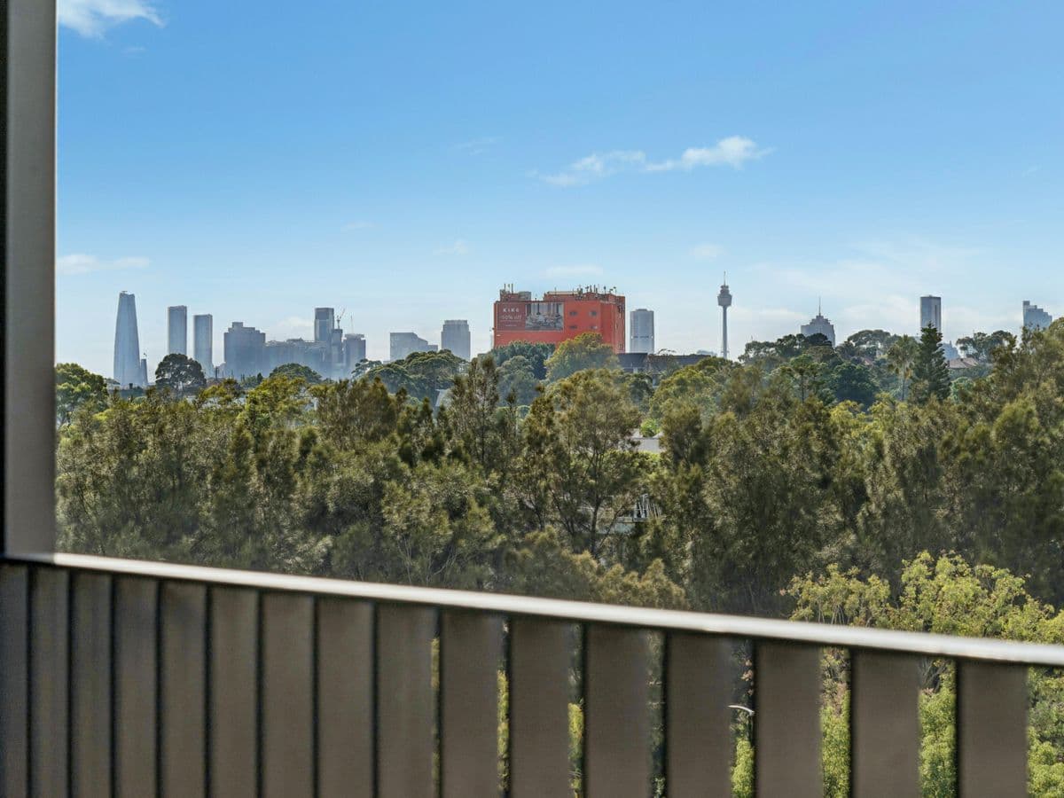 810/2 Malthouse Way, SUMMER HILL, Summer Hill - Thumbnail 3
