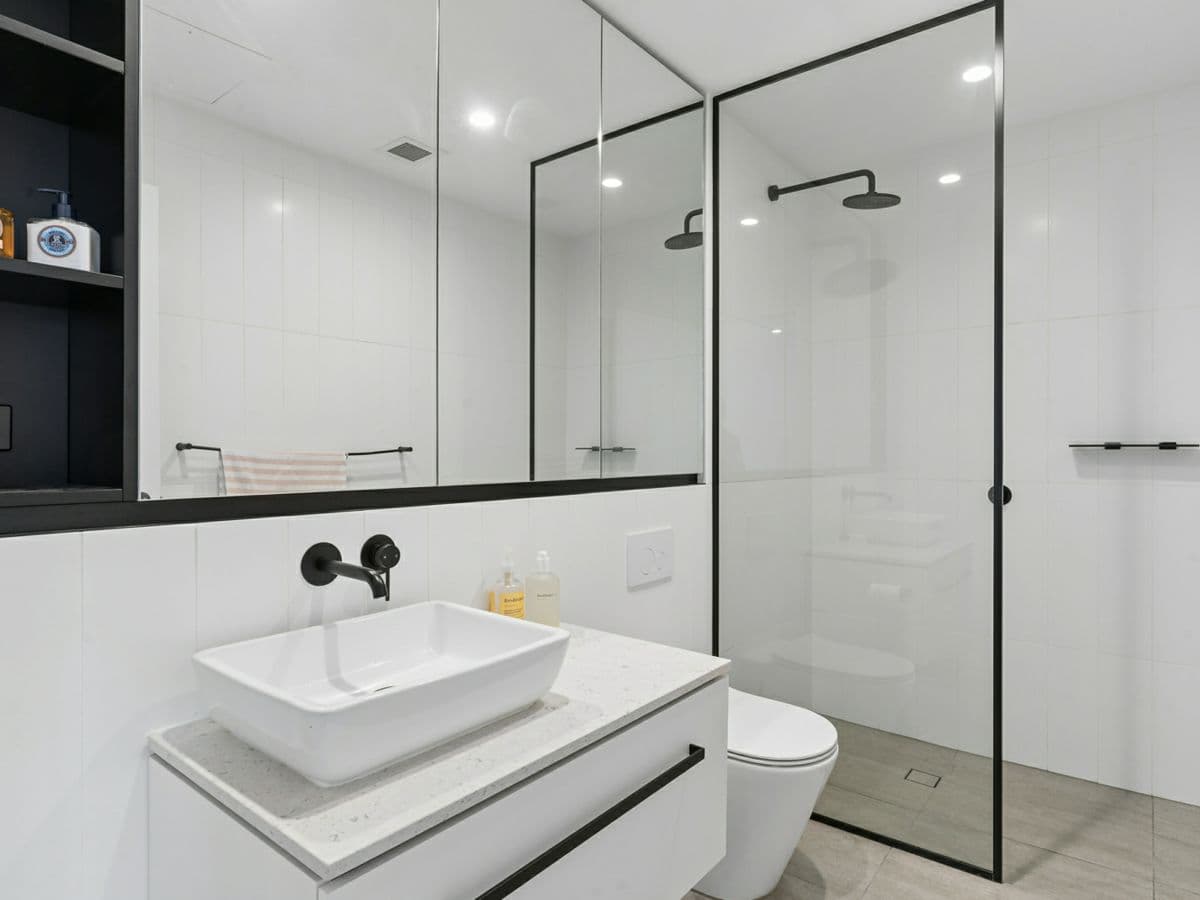 810/2 Malthouse Way, SUMMER HILL, Summer Hill - Thumbnail 6