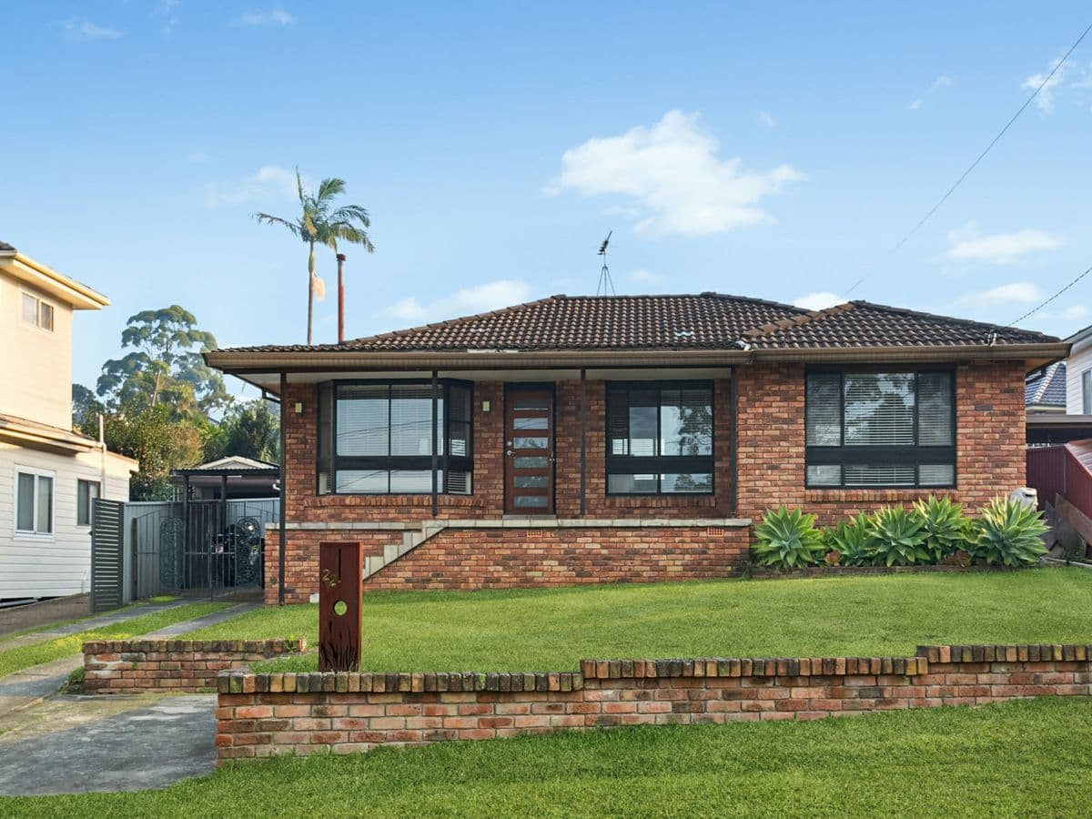 22 Glenview Place, ENGADINE, Engadine - Image 1
