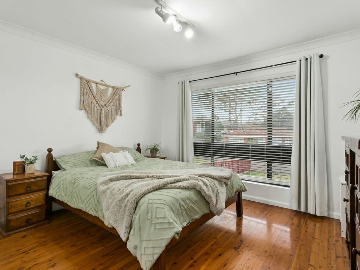 22 Glenview Place, ENGADINE, Engadine - Thumbnail 5