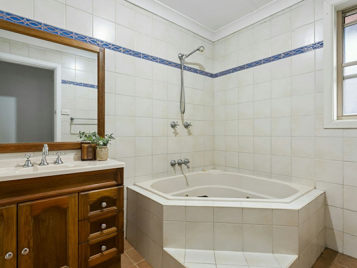 22 Glenview Place, ENGADINE, Engadine - Thumbnail 6