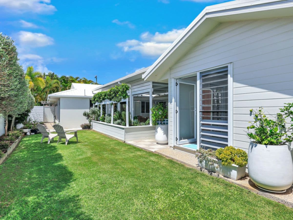 19 Trevors Road, BARGARA, Bargara - Thumbnail 2