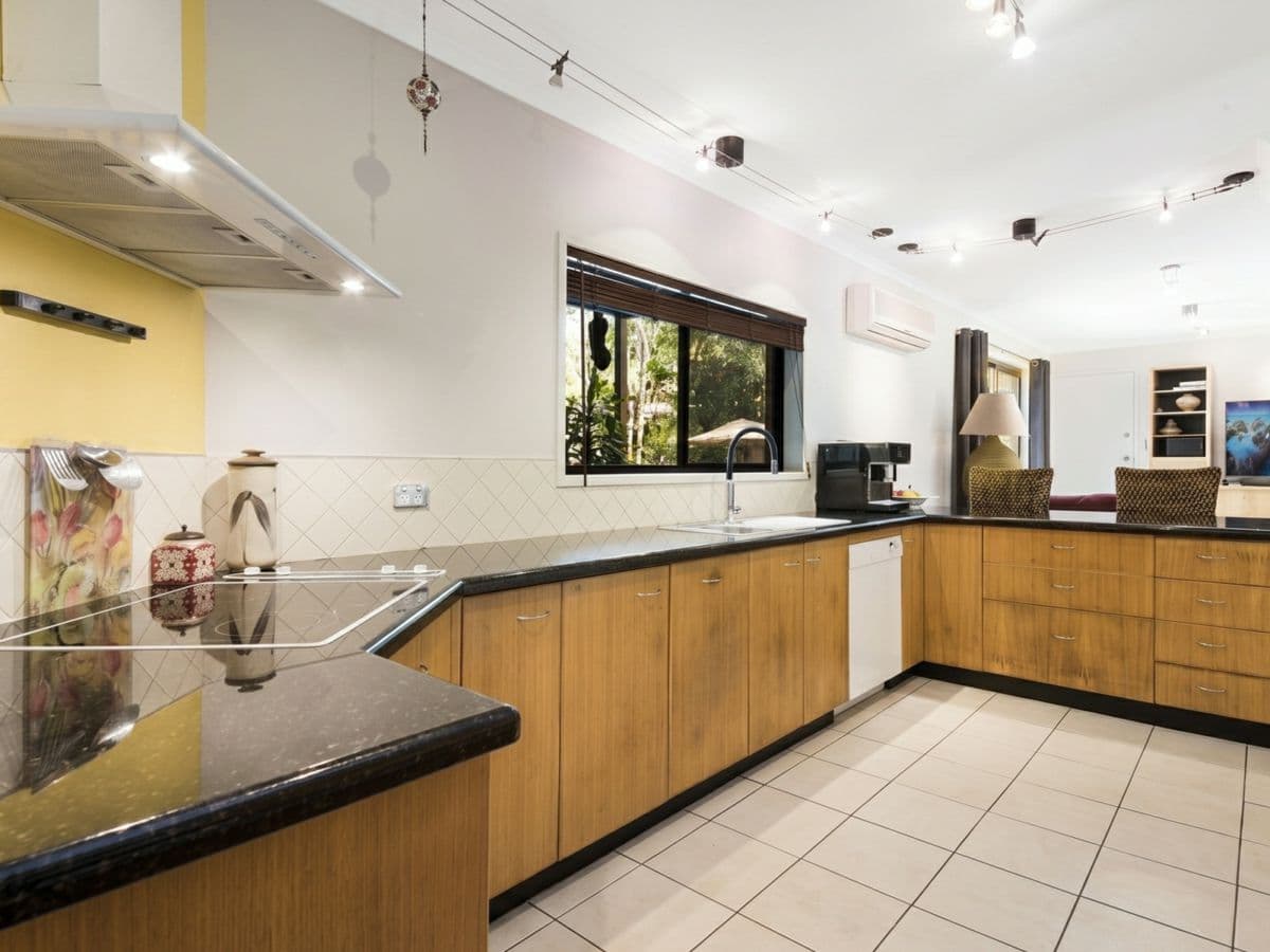 24 Stralock Street, CHAPEL HILL, Chapel Hill - Thumbnail 2