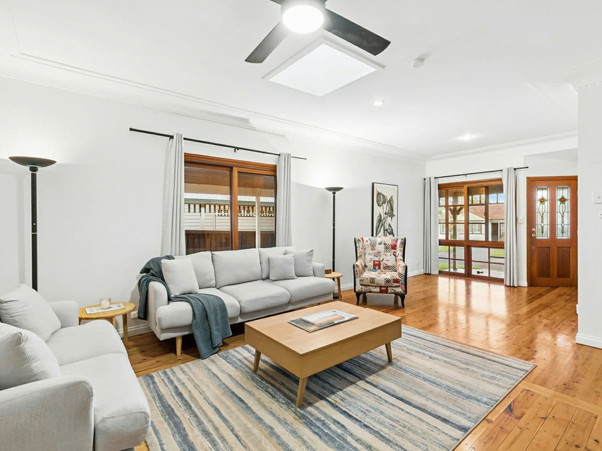7 Warrina Road, CARINGBAH SOUTH, Caringbah South - Thumbnail 2