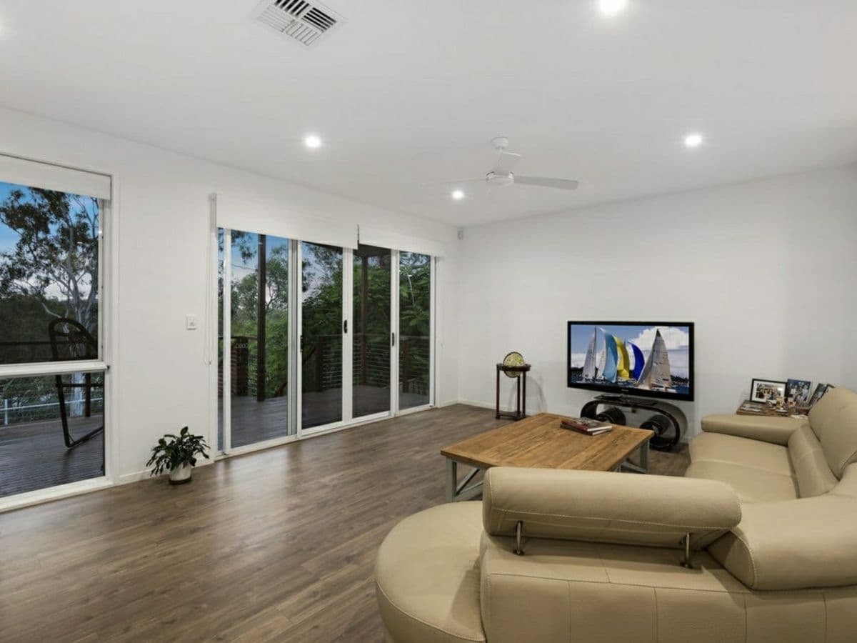 70 Holmes Street, BRIGHTON, Brighton - Thumbnail 4