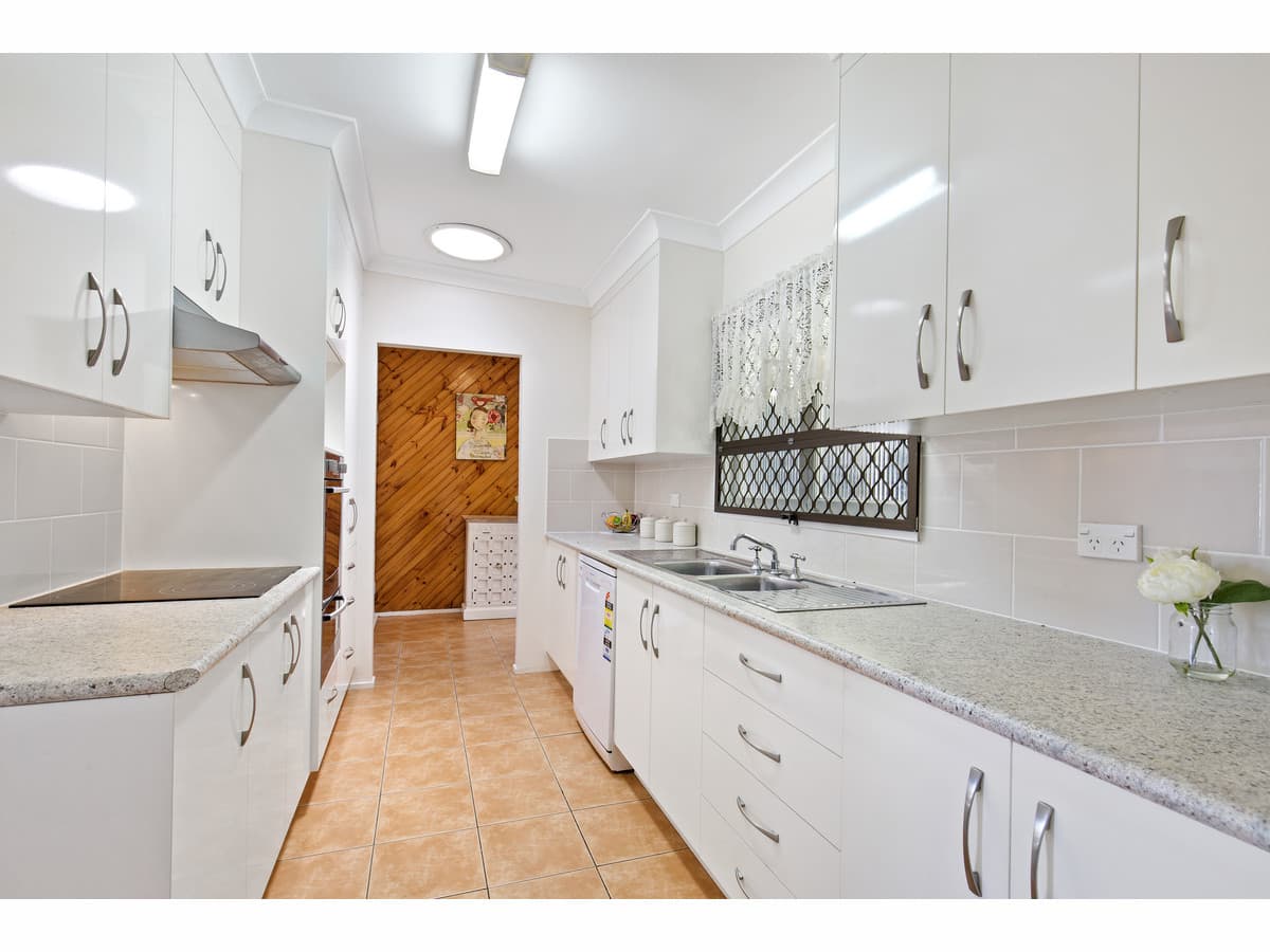 11 Bauhinia Terrace, The Range QLD, The Range - Thumbnail 3