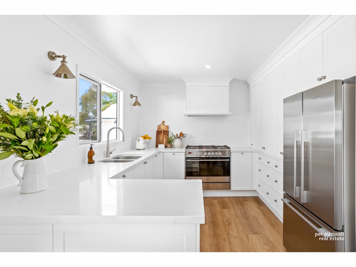 19 Cousins Street, The Range QLD, The Range - Thumbnail 2
