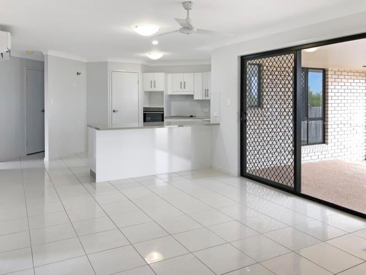 11 Geoff Wilson Drive, NORMAN GARDENS QLD, Norman Gardens - Thumbnail 3