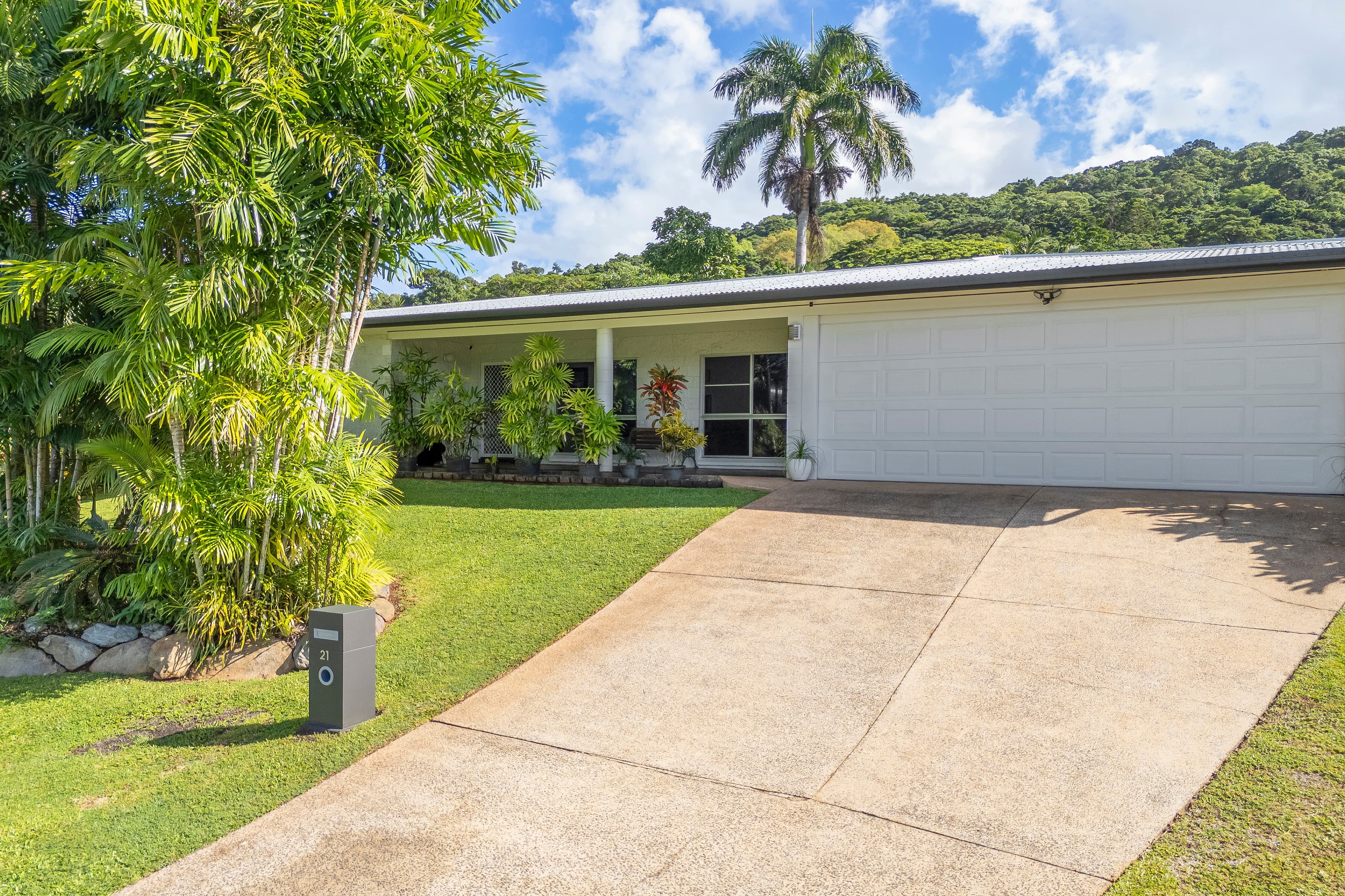 21 Adam Drive, Brinsmead - Image 1