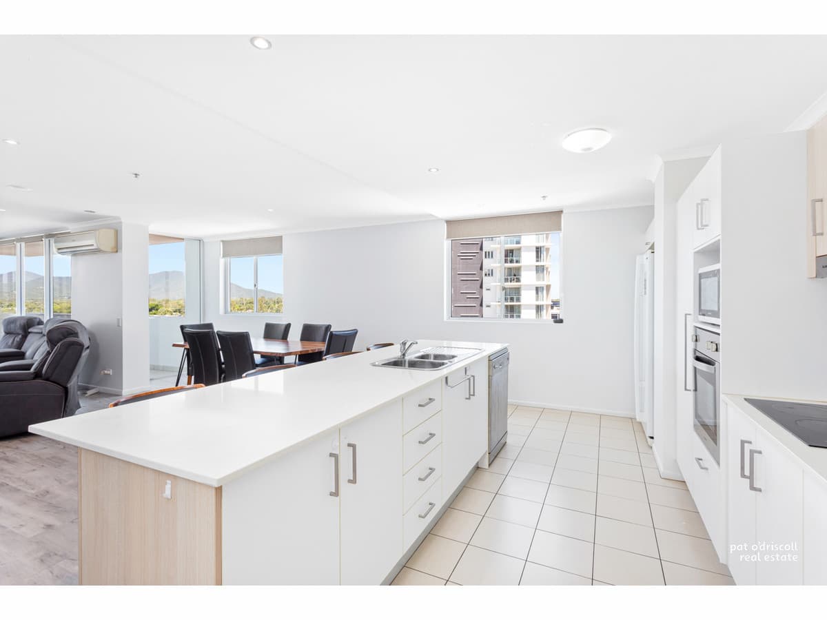 706/102-108 Victoria Parade, Rockhampton City QLD, Rockhampton City - Thumbnail 2