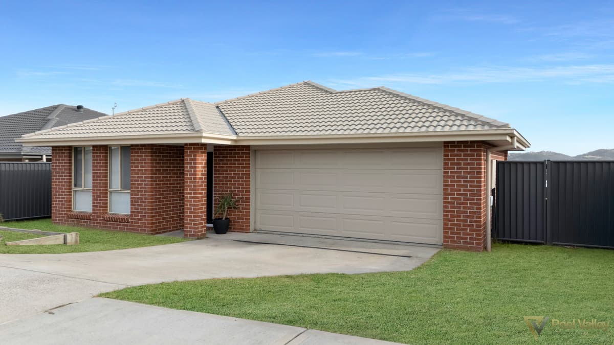 8 Barber Street, KOOTINGAL NSW 2352, Kootingal - Thumbnail 2