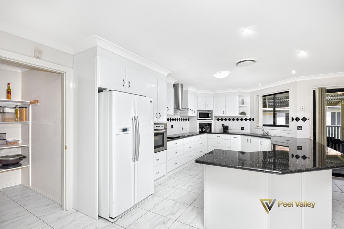 28 Warwick Road, TAMWORTH NSW 2340, Tamworth - Thumbnail 2
