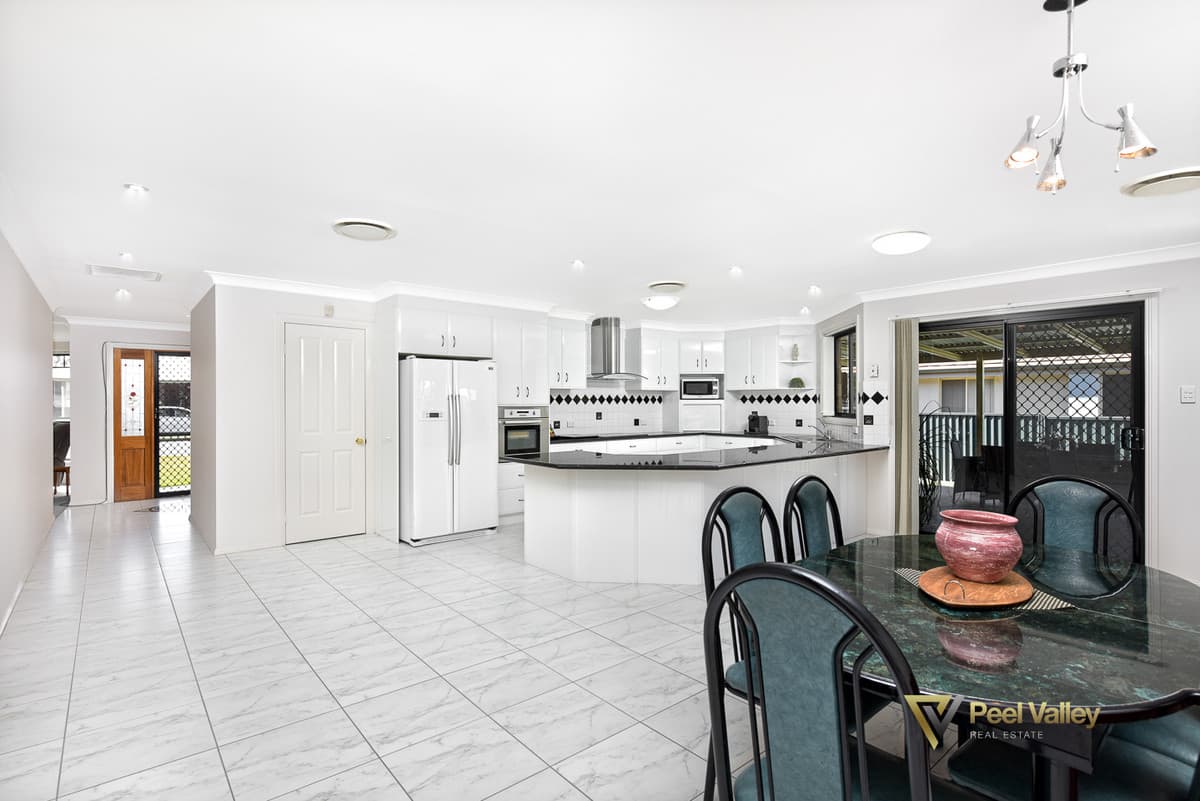 28 Warwick Road, TAMWORTH NSW 2340, Tamworth - Thumbnail 5