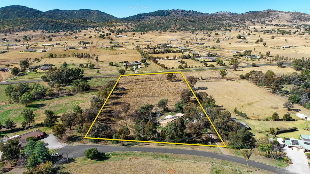 8 Carey Place Moore Creek, TAMWORTH NSW 2340, Tamworth - Image 1