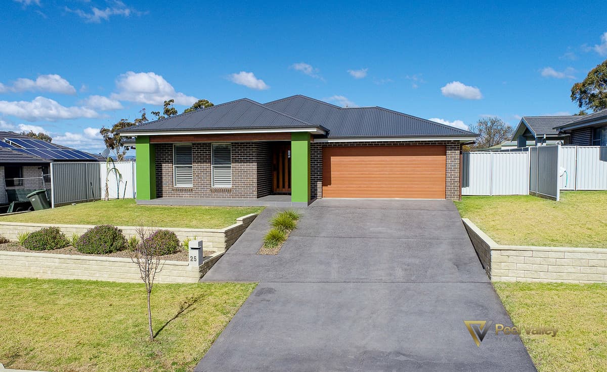 25 Mustang Close, TAMWORTH NSW 2340, Tamworth - Image 1