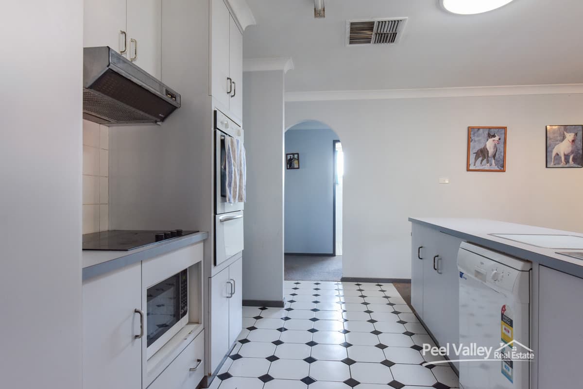 3 Warwick Road, TAMWORTH NSW 2340, Tamworth - Thumbnail 3