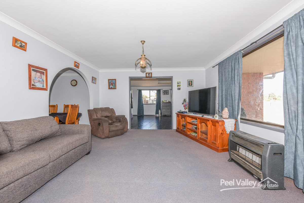 3 Warwick Road, TAMWORTH NSW 2340, Tamworth - Thumbnail 4