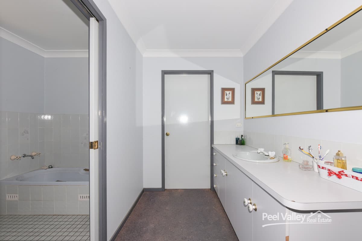 3 Warwick Road, TAMWORTH NSW 2340, Tamworth - Thumbnail 6