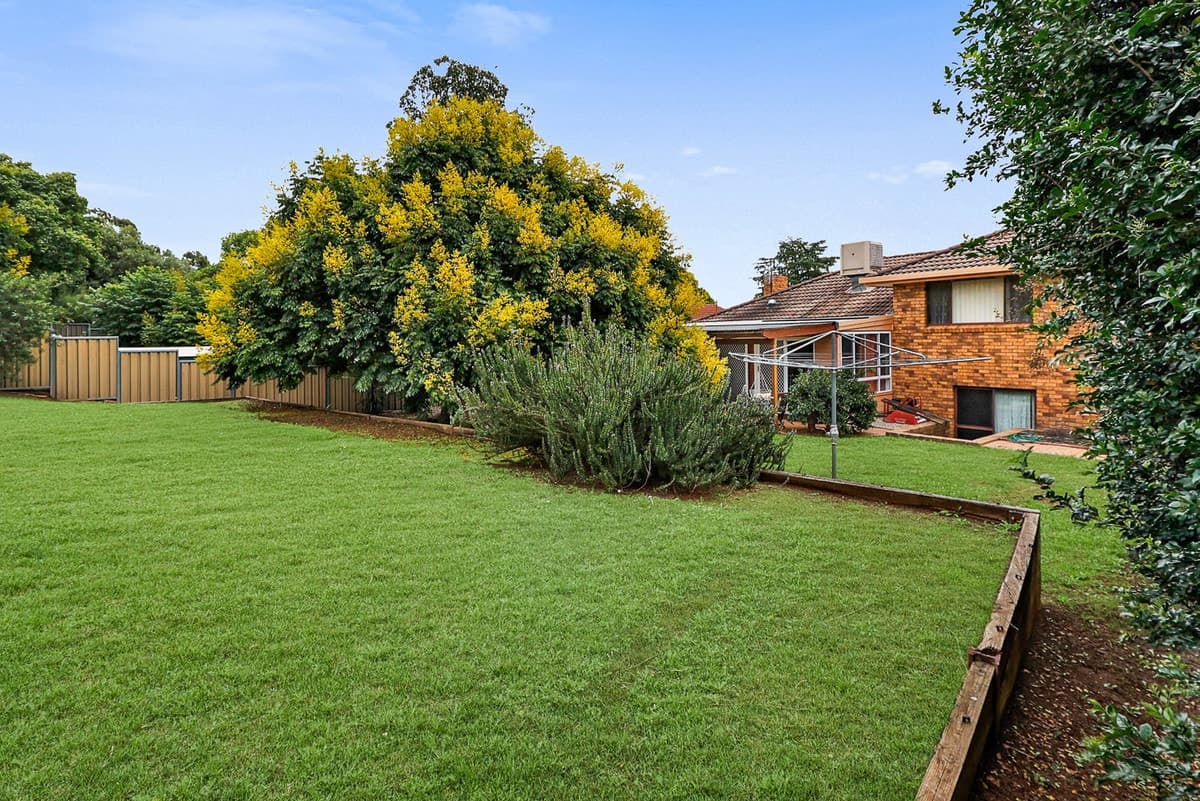 17 Peregrine Avenue, TAMWORTH NSW 2340, Tamworth - Image 1