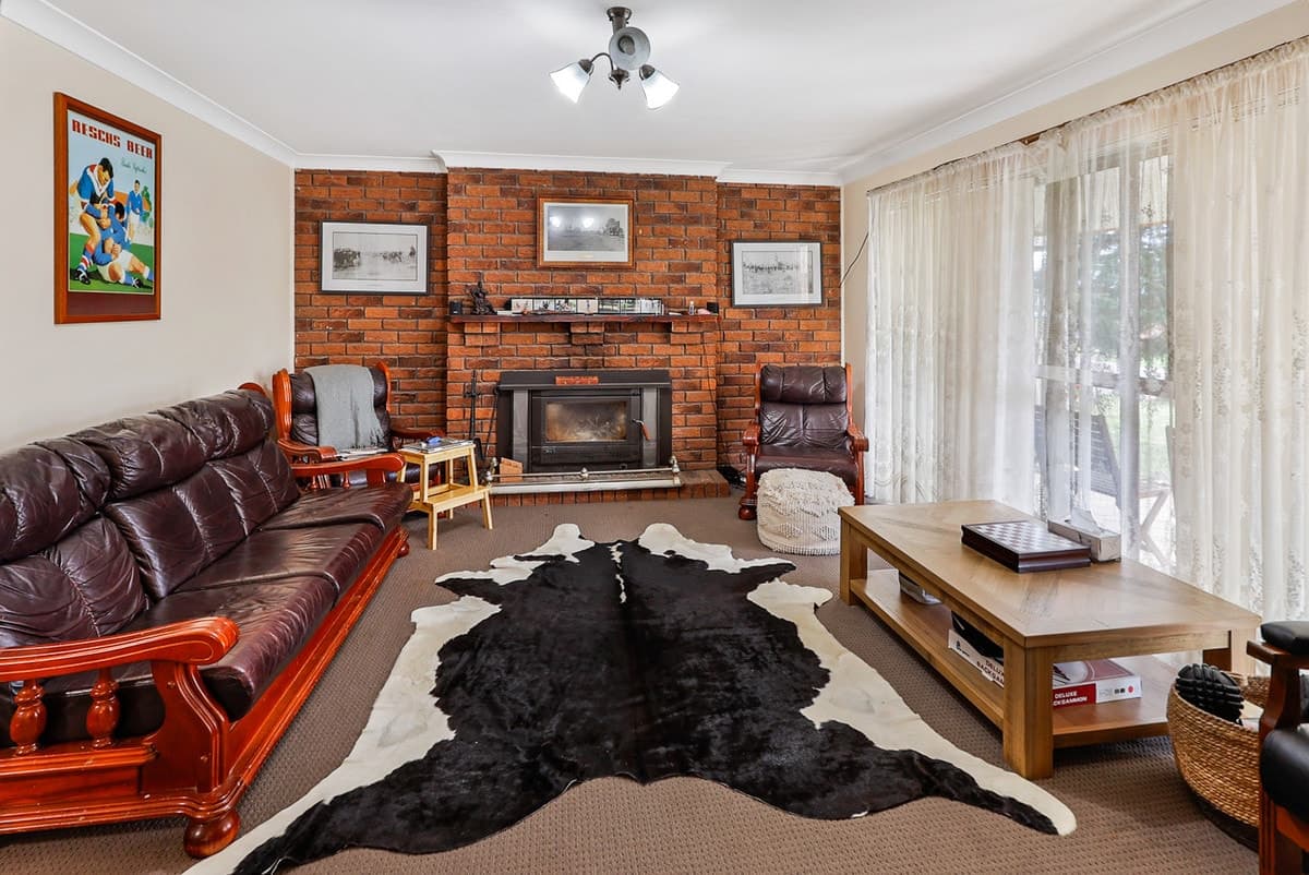 17 Peregrine Avenue, TAMWORTH NSW 2340, Tamworth - Thumbnail 2