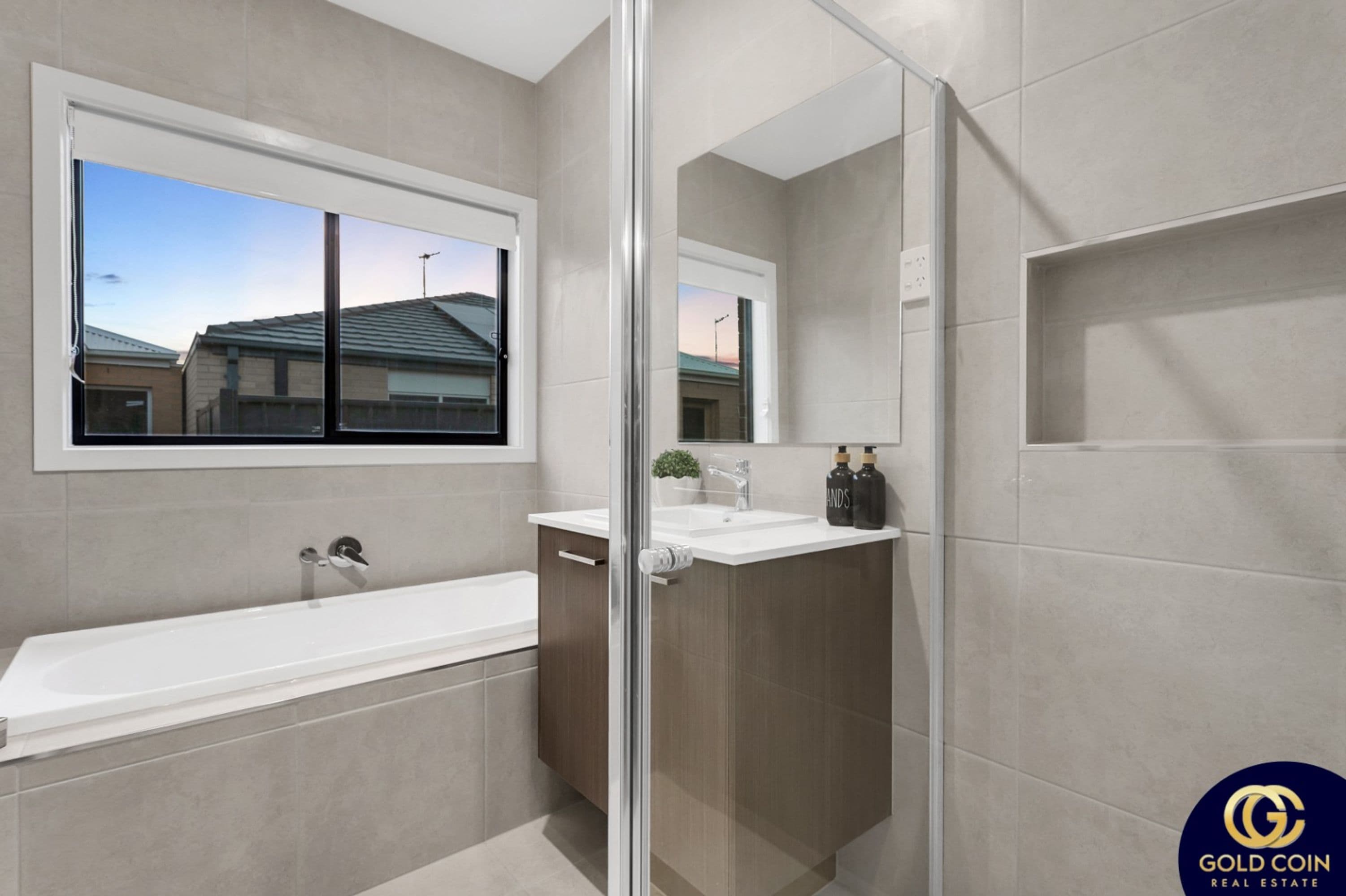 12 Pembrokeshire Loop, Clyde - Thumbnail 6
