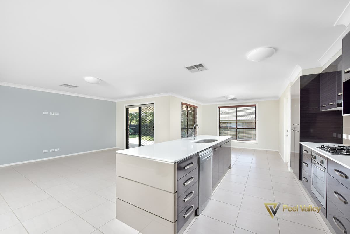 41 Semillon Drive North, TAMWORTH NSW 2340, Tamworth - Thumbnail 2
