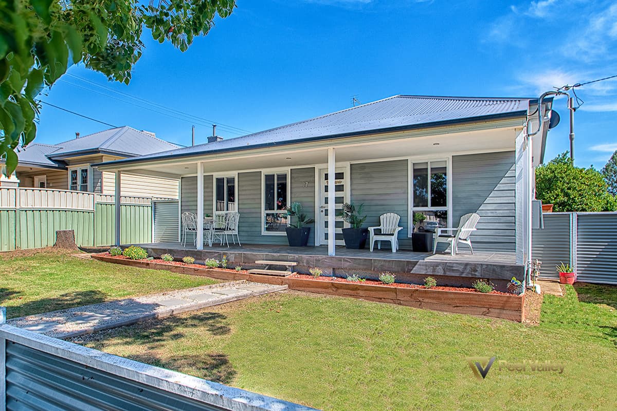 77 Mathews Street, West, TAMWORTH NSW 2340, Tamworth - Image 1