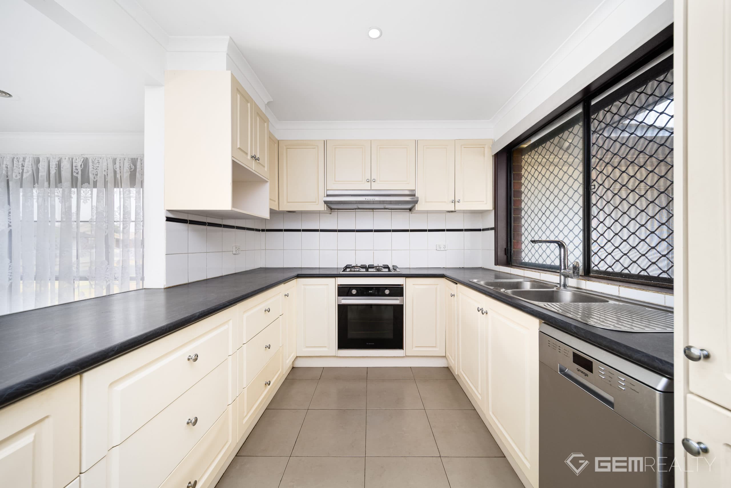 77 Banbury Crescent, Craigieburn VIC, Craigieburn - Thumbnail 5