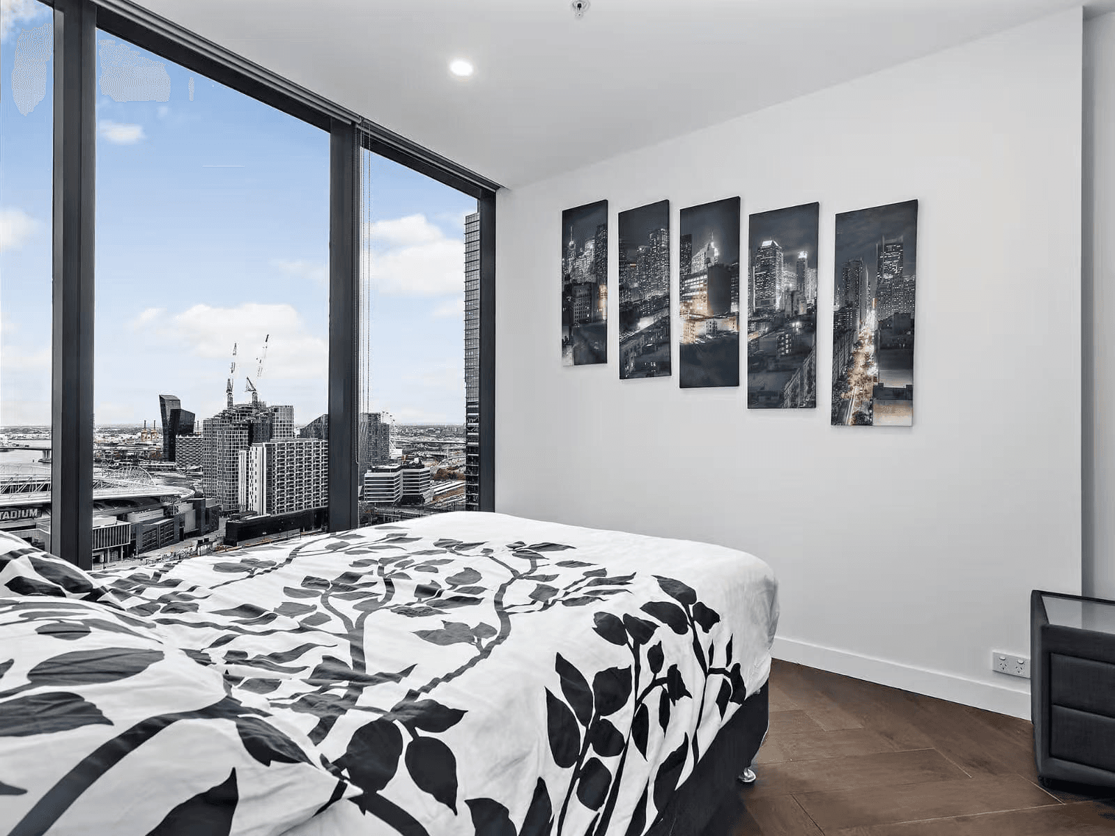 2407/639 Lonsdale Street, Melbourne VIC, Melbourne - Thumbnail 4
