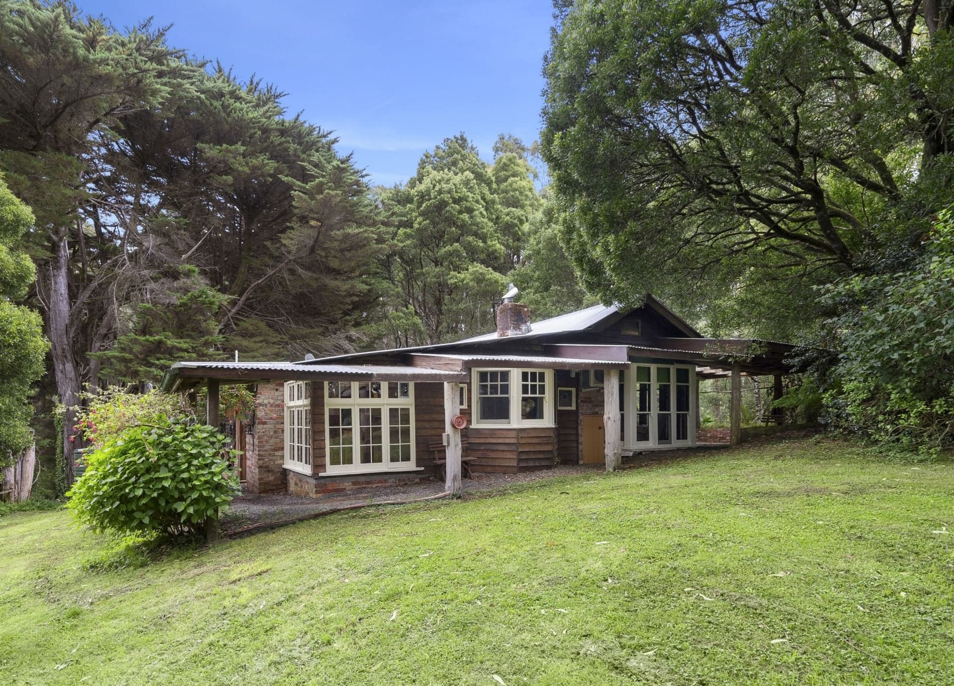 905 Forrest Apollo Bay Road, Barramunga - Thumbnail 2
