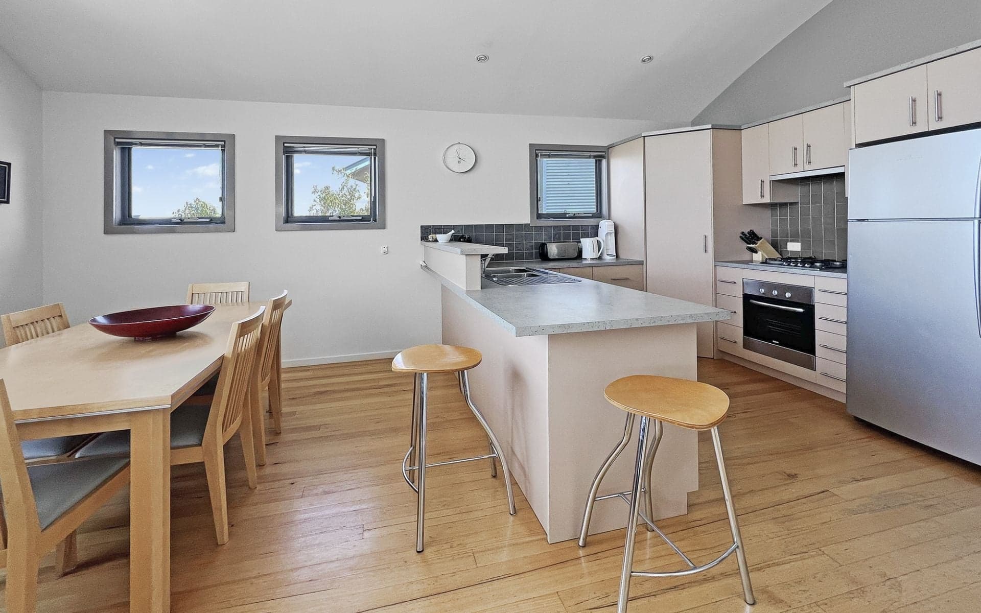 2/10 Noel Street, Apollo Bay - Thumbnail 7