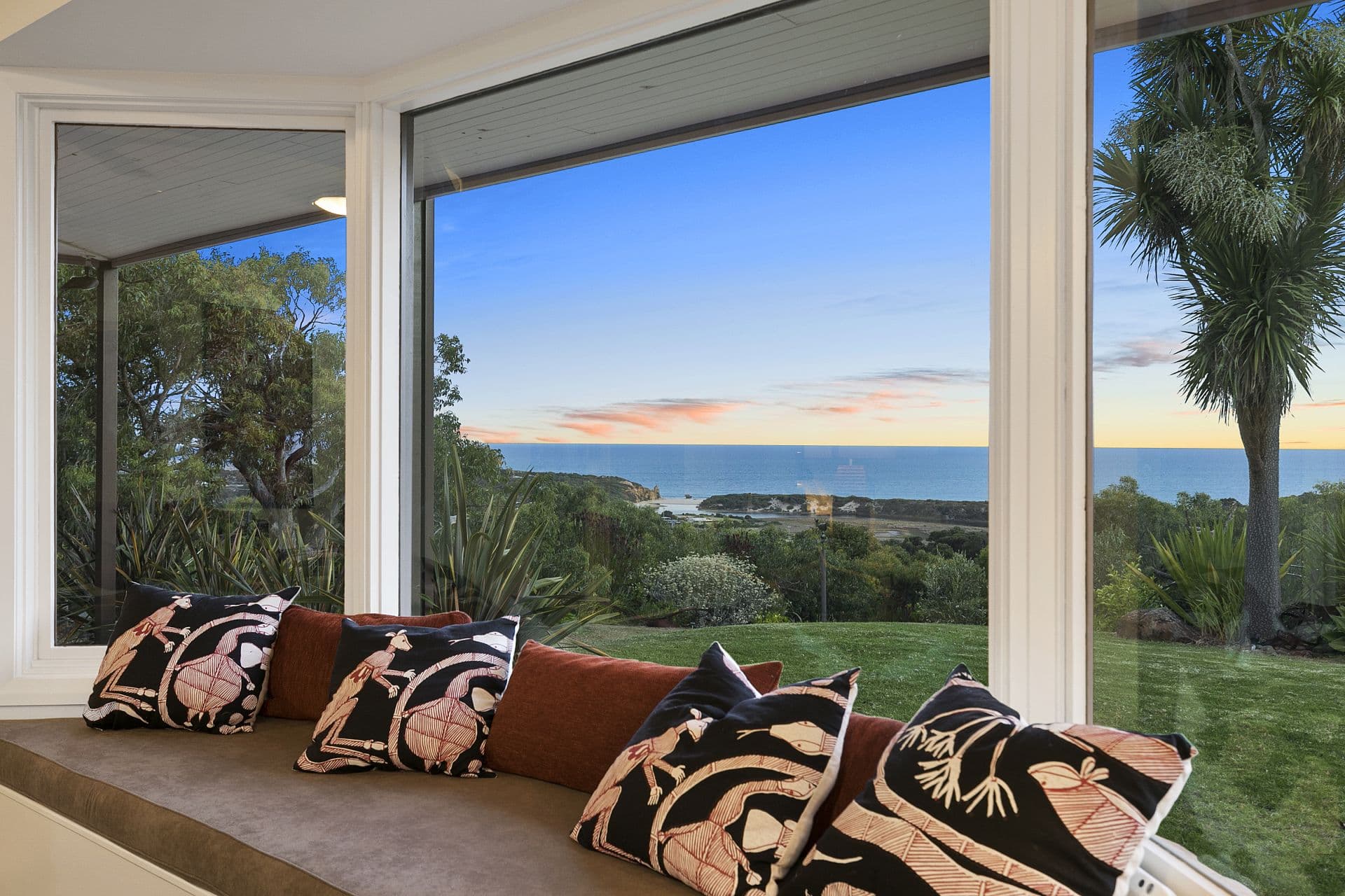 60 Bimbadeen Drive, Fairhaven - Thumbnail 2