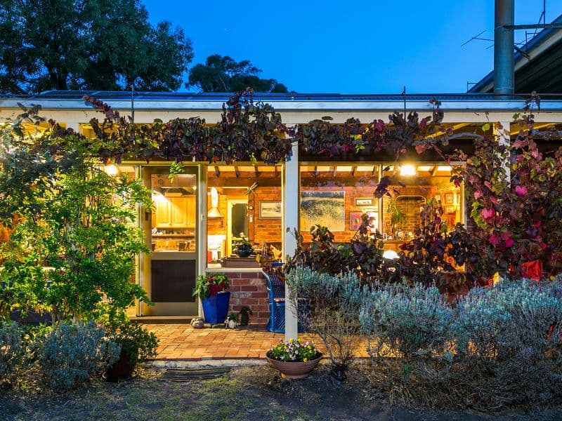 21 Bambra Road, Aireys Inlet - Thumbnail 4