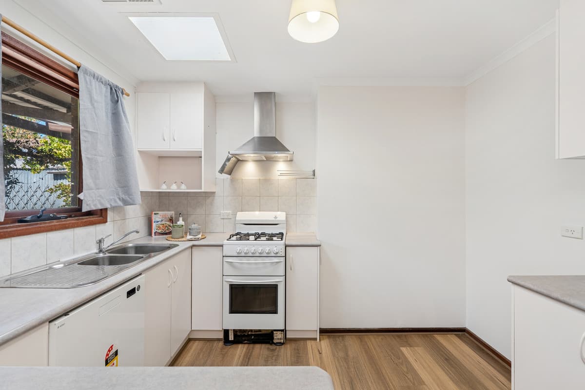 30 Manoora Drive, Hallett Cove SA 5158, Hallett Cove - Thumbnail 5