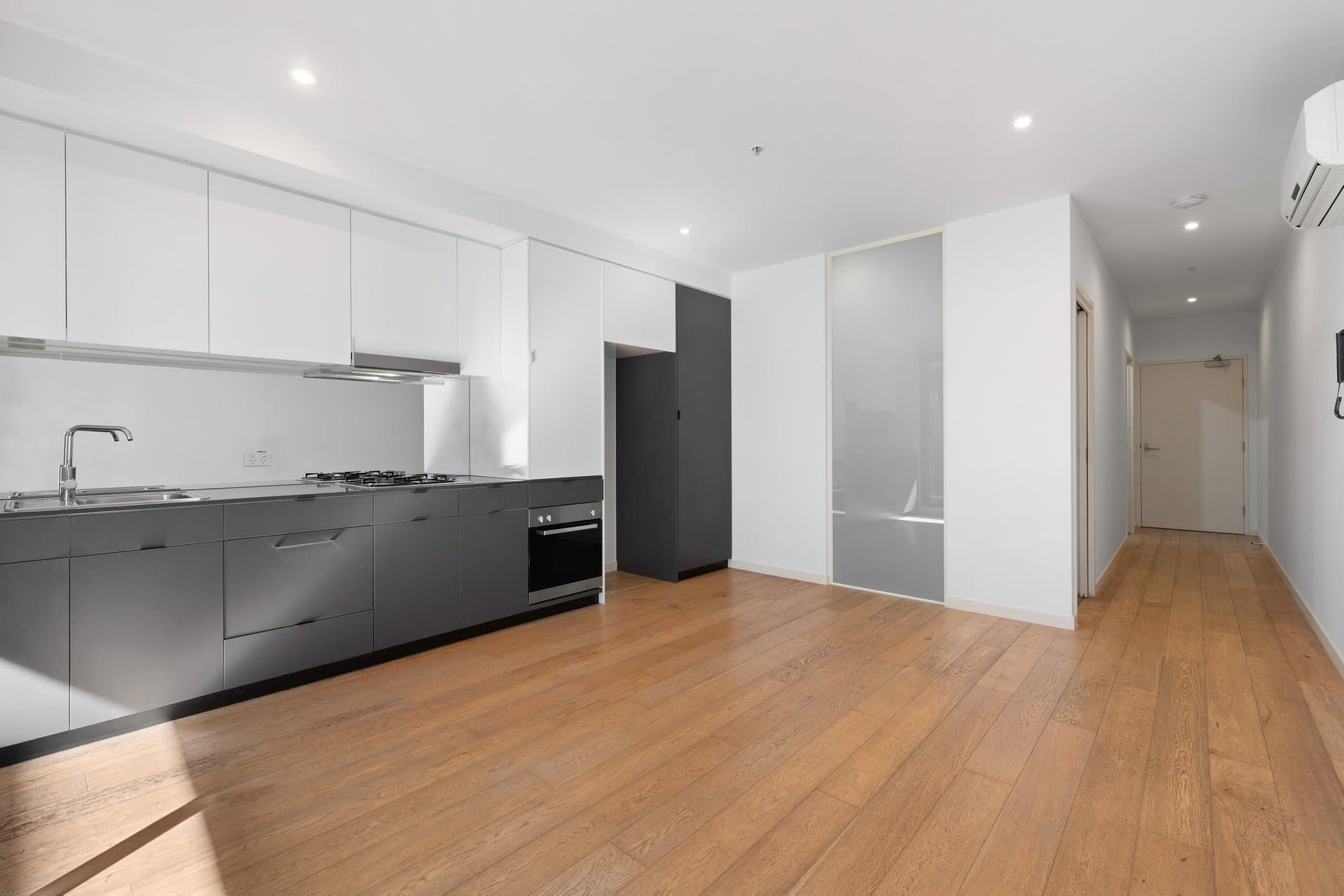 204/18 Queen Street, Blackburn - Thumbnail 4