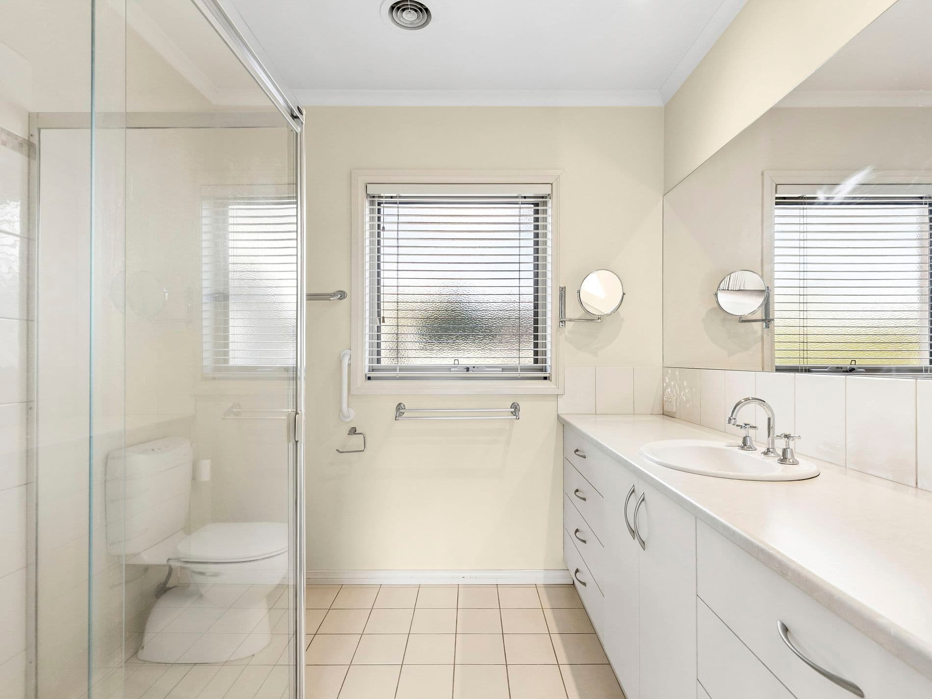 8 Dione Mews, Wandana Heights - Thumbnail 8
