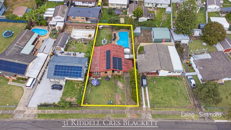 31 Riddell Crescent, Blackett, Blackett - Thumbnail 2