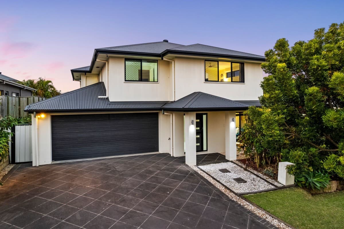 7 English Place, Rochedale, Rochedale - Image 1