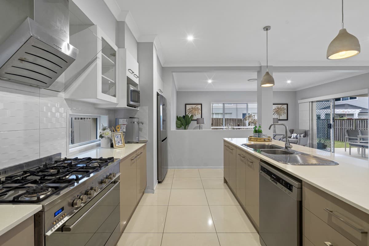 61 Skyview Avenue, Rochedale, Rochedale - Thumbnail 4