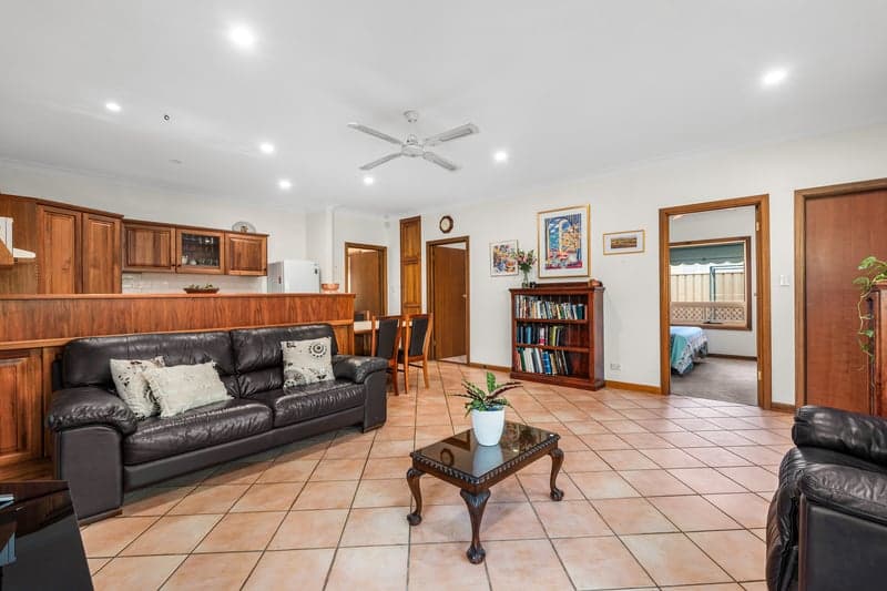 10 Caleb Street, Marden - Thumbnail 5