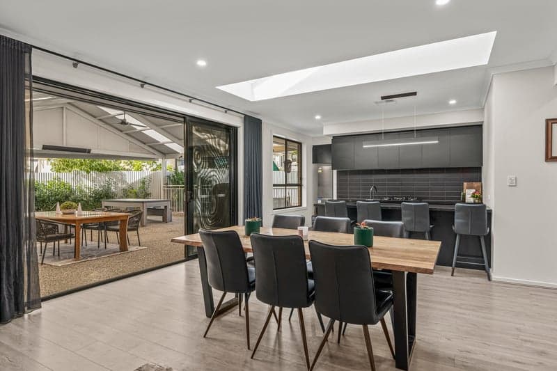 18 Salter Crescent, Christies Beach - Thumbnail 2