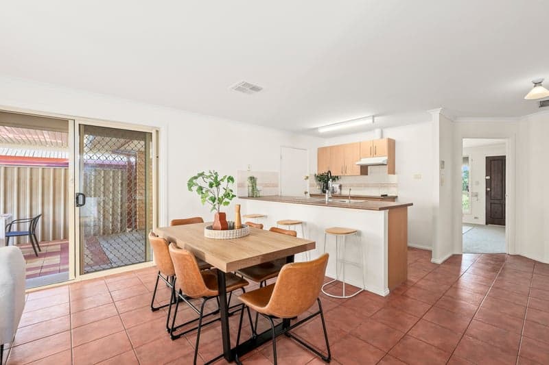 1a Teusner Drive, Morphett Vale - Thumbnail 4