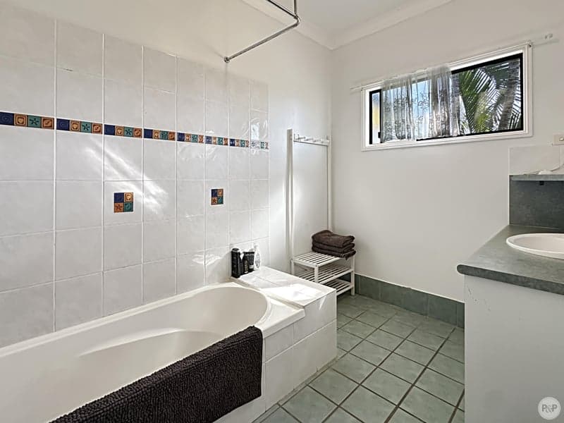 198 Balgal Beach Road, Balgal Beach, QLD 4816, Balgal Beach - Thumbnail 6