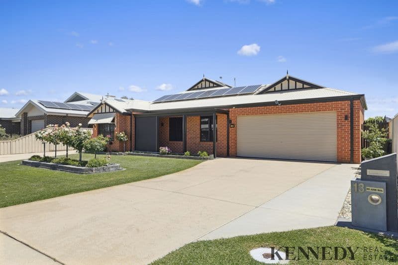 13 Champagne Crescent Yarrawonga VIC, Yarrawonga - Thumbnail 2