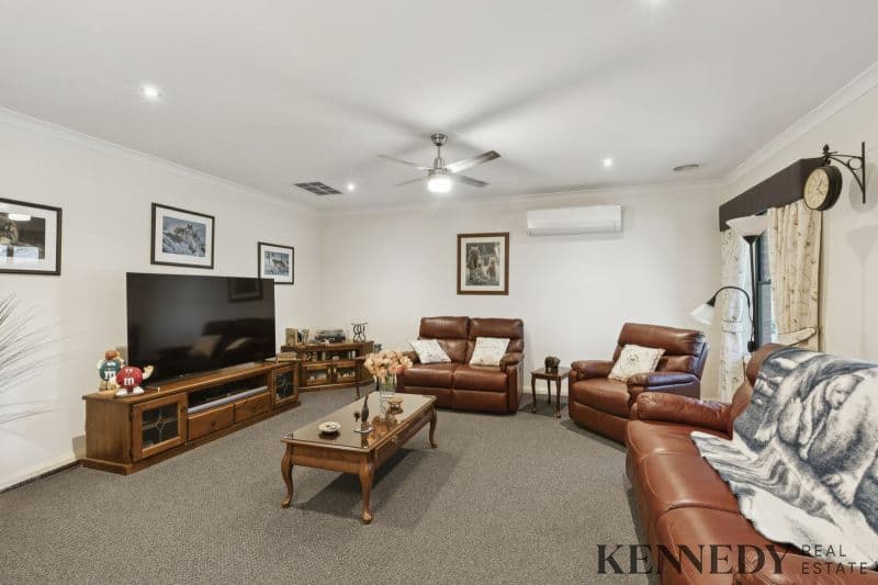 13 Champagne Crescent Yarrawonga VIC, Yarrawonga - Thumbnail 3