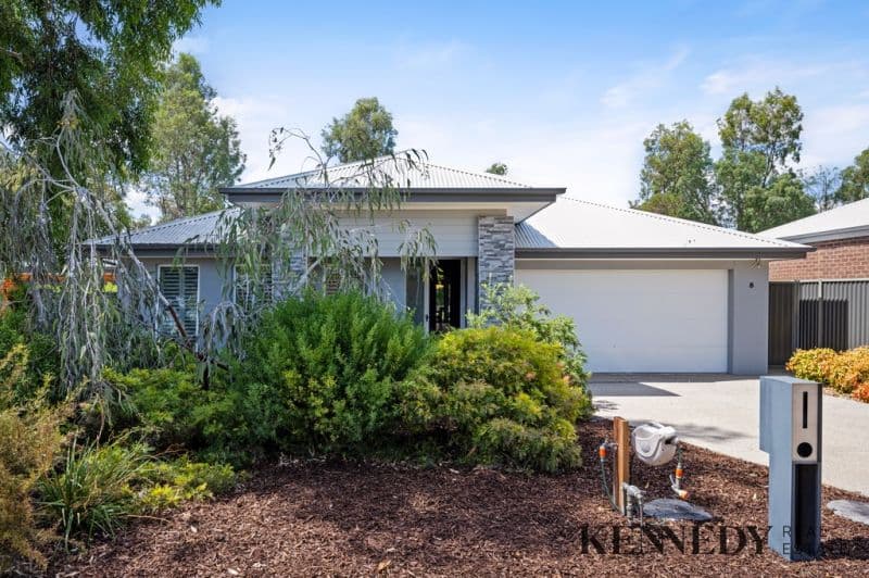 8 Poppy Lane Yarrawonga VIC, Yarrawonga - Image 1