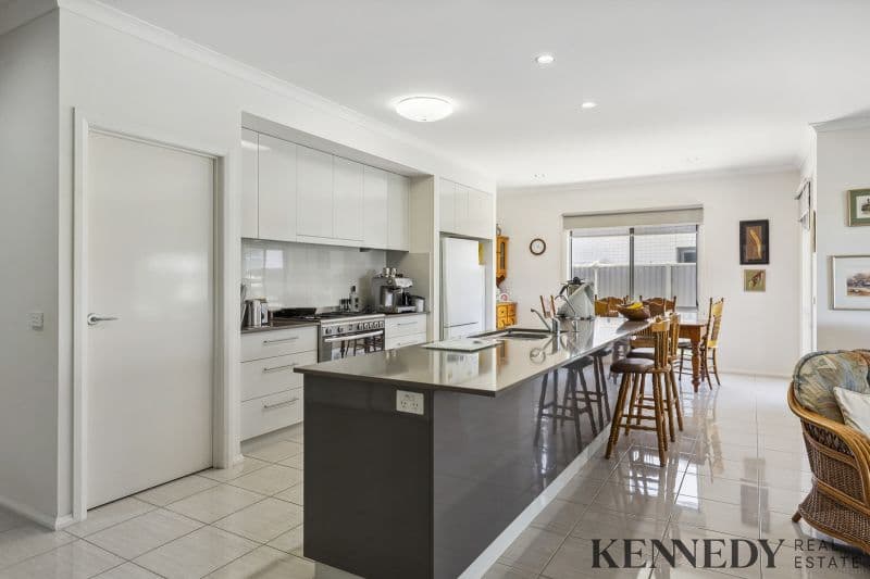 100 Robinson Way Yarrawonga VIC, Yarrawonga - Thumbnail 8