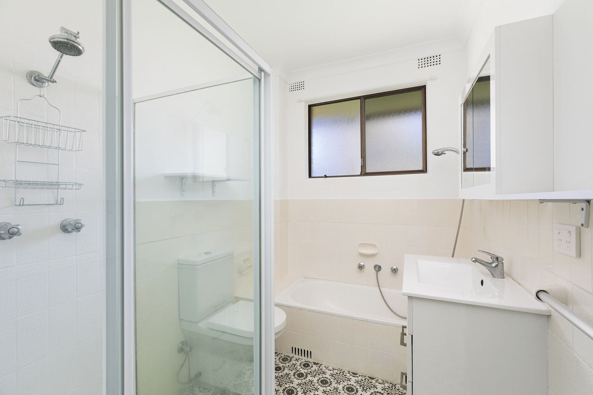 15/2-8 Kiora Road, Miranda, Miranda - Image 1