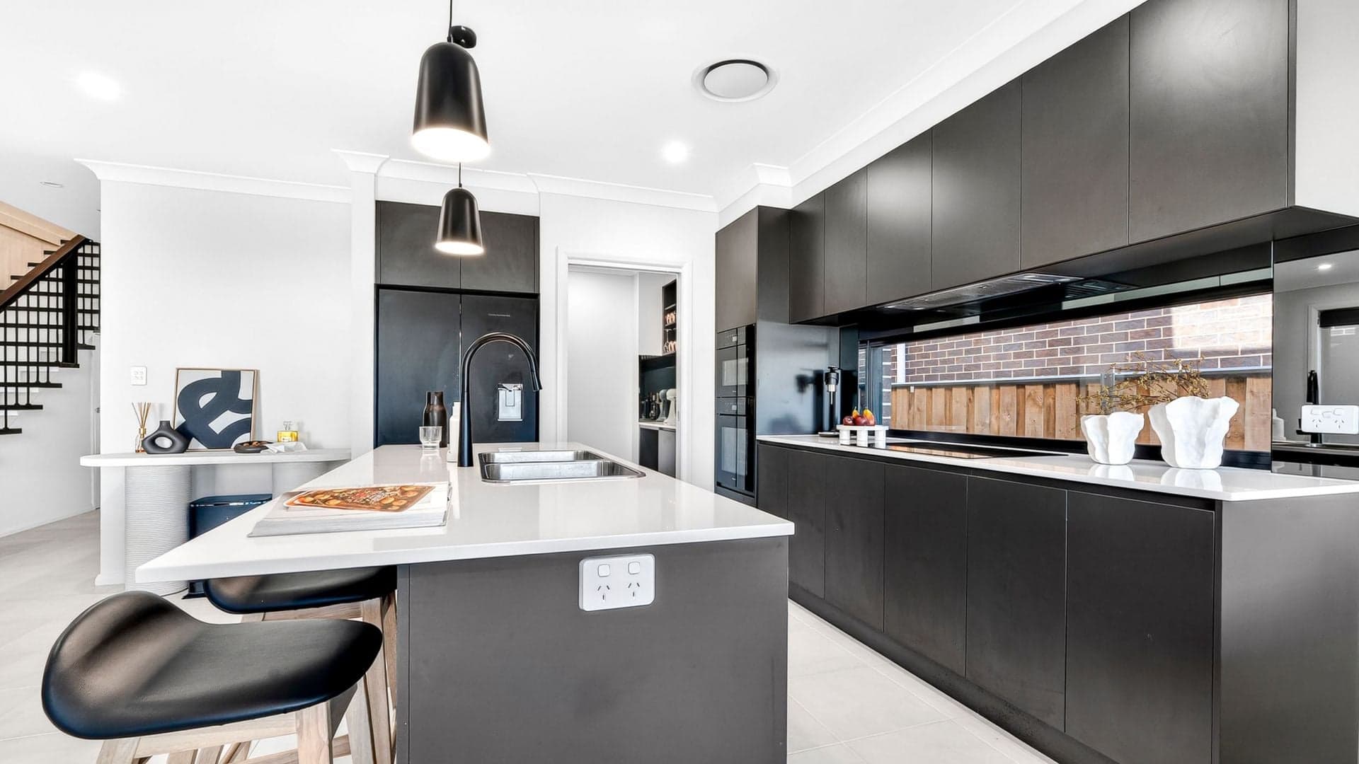 8 Saddlebred Way, Box Hill, Box Hill - Thumbnail 2